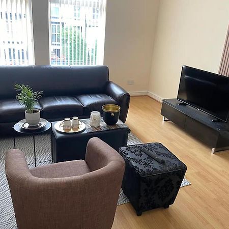 2-Bed Apartment - Sleeps 4 - Street Parking - Wifi Manchester Eksteriør billede