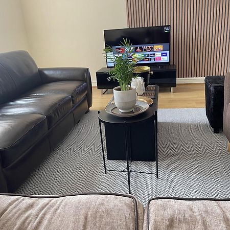 2-Bed Apartment - Sleeps 4 - Street Parking - Wifi Manchester Eksteriør billede