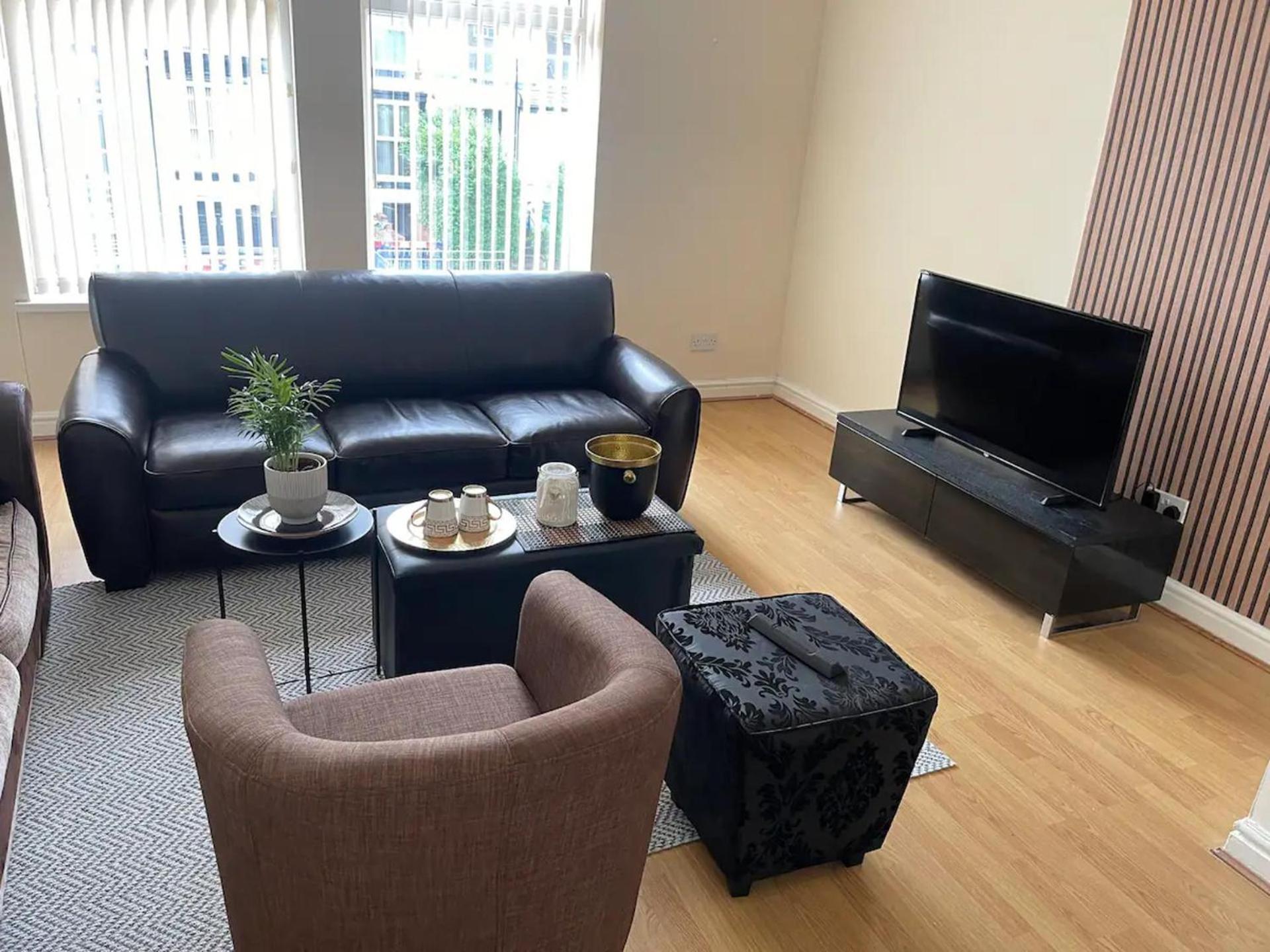 2-Bed Apartment - Sleeps 4 - Street Parking - Wifi Manchester Eksteriør billede