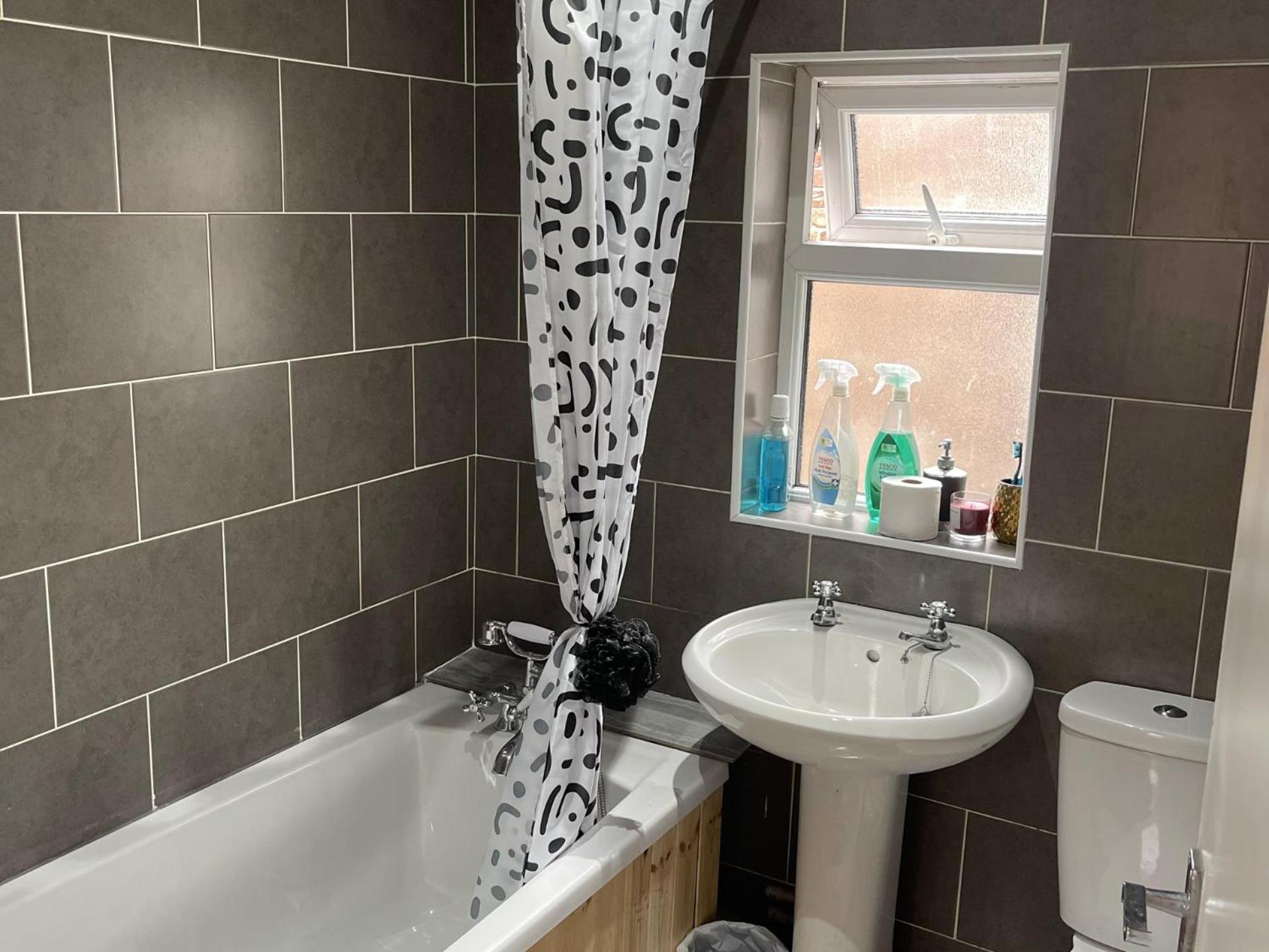 2-Bed Apartment - Sleeps 4 - Street Parking - Wifi Manchester Eksteriør billede