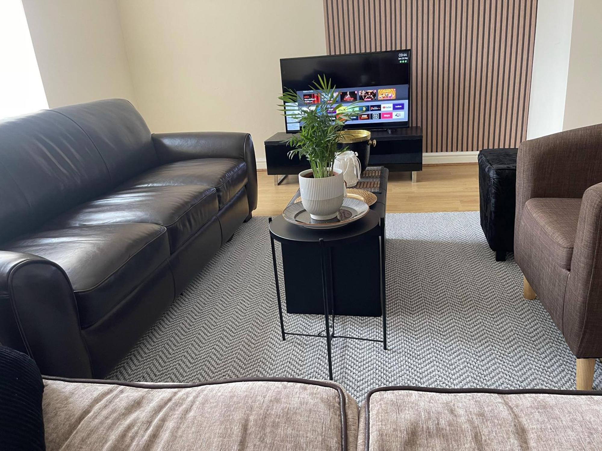 2-Bed Apartment - Sleeps 4 - Street Parking - Wifi Manchester Eksteriør billede