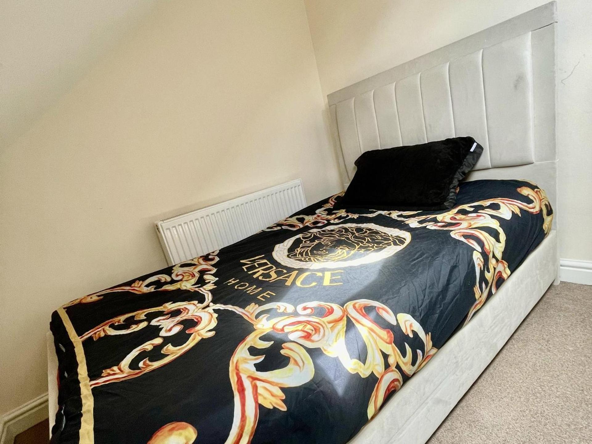 2-Bed Apartment - Sleeps 4 - Street Parking - Wifi Manchester Eksteriør billede